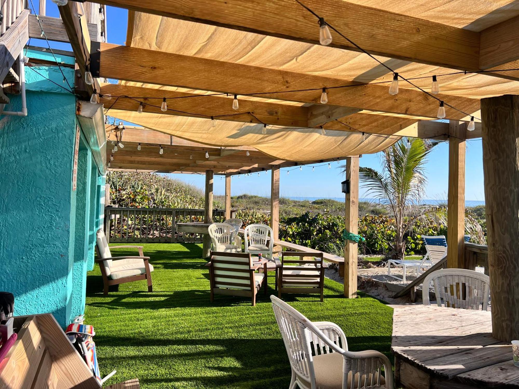 Anthony'S On The Beach Cocoa Beach Exterior photo